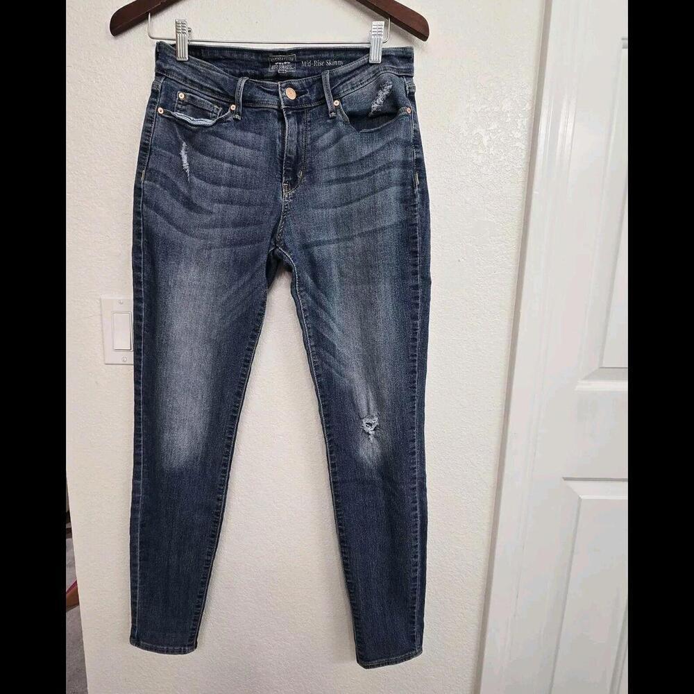 Levi's Signature Gold Jeans Women's 6 Mid-Rise Skinny 28.5" Inseam Distress